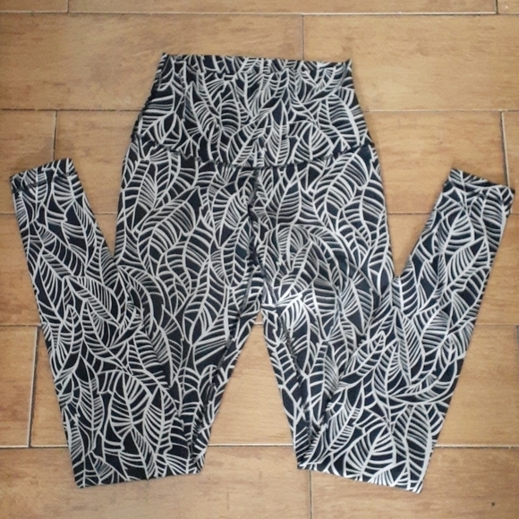 Lululemon Wunder Under Pant Luxtreme Roll Down Size 2 - Picture 8 of 13